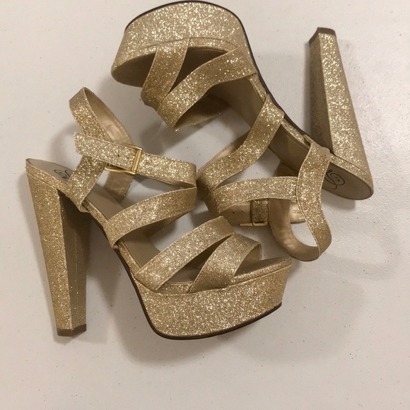 Women’s size 10 shoes - Picture 4 of 8